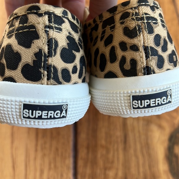 Brand New & Never Worn - Girls Supergas - Picture 3 of 6